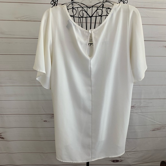 Torrid Ivory Flutter Sleeve Top - Picture 6 of 7